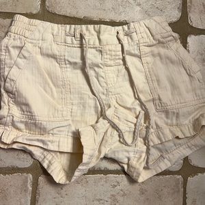 OLD NAVY Cream Shorts with Pockets